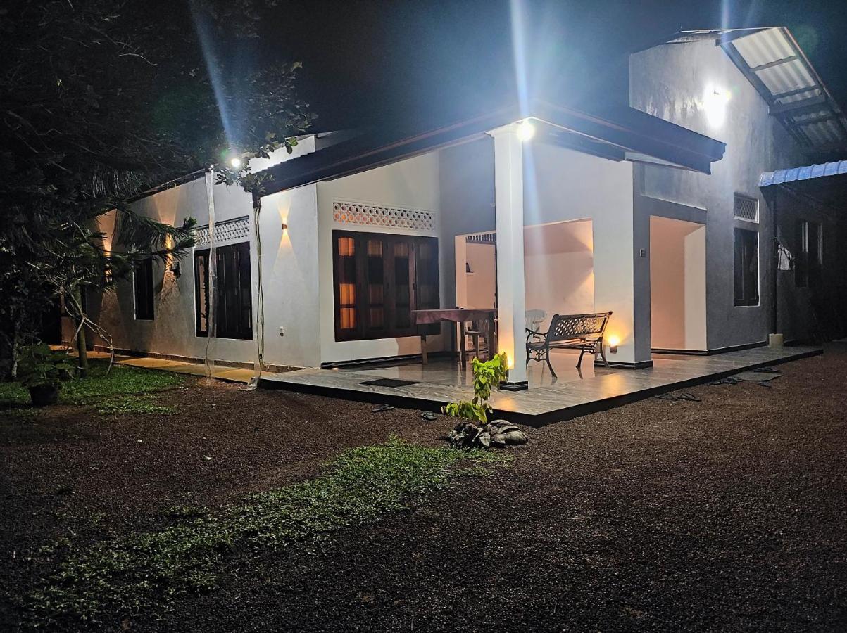 Sunset Villa Негомбо Екстериор снимка