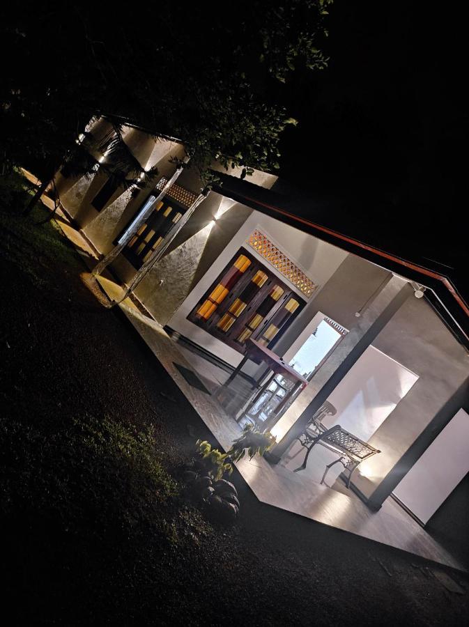 Sunset Villa Негомбо Екстериор снимка