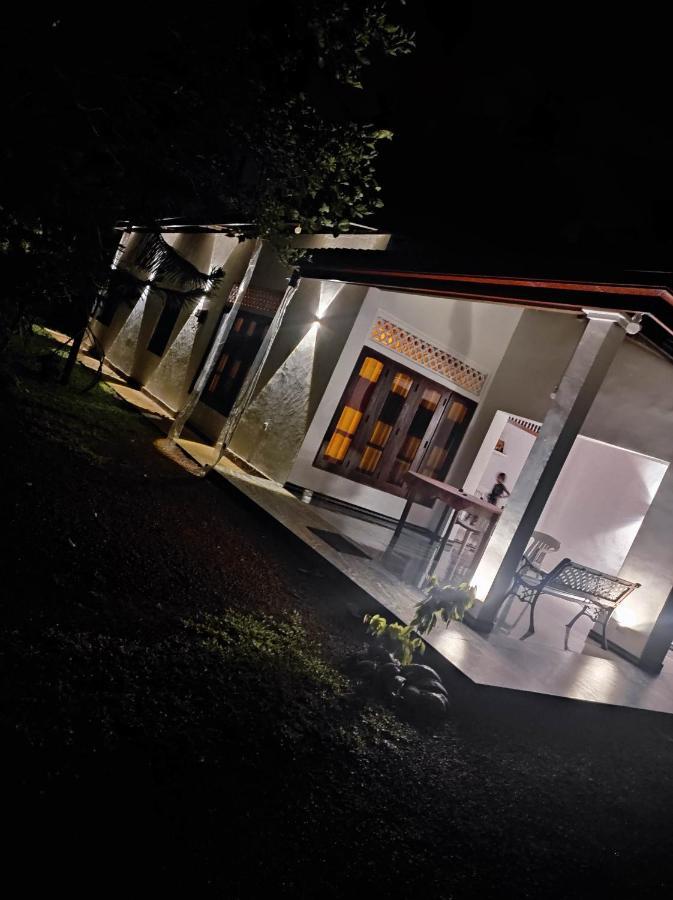 Sunset Villa Негомбо Екстериор снимка